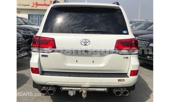Buy Import Toyota Land Cruiser White Car in Import - Dubai in Antigua Buy Import Toyota Land Cruiser White Car in Import - Dubai in Antigua