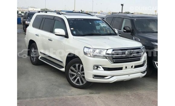 Buy Import Toyota Land Cruiser White Car in Import - Dubai in Antigua Buy Import Toyota Land Cruiser White Car in Import - Dubai in Antigua