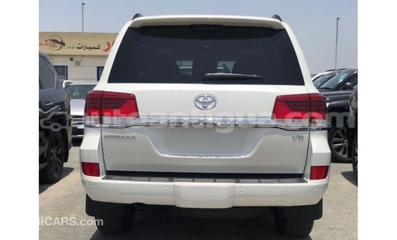 Buy Import Toyota Land Cruiser White Car in Import - Dubai in Antigua Buy Import Toyota Land Cruiser White Car in Import - Dubai in Antigua