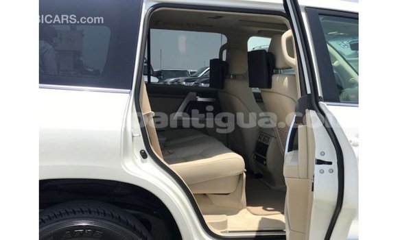 Buy Import Toyota Land Cruiser White Car in Import - Dubai in Antigua Buy Import Toyota Land Cruiser White Car in Import - Dubai in Antigua