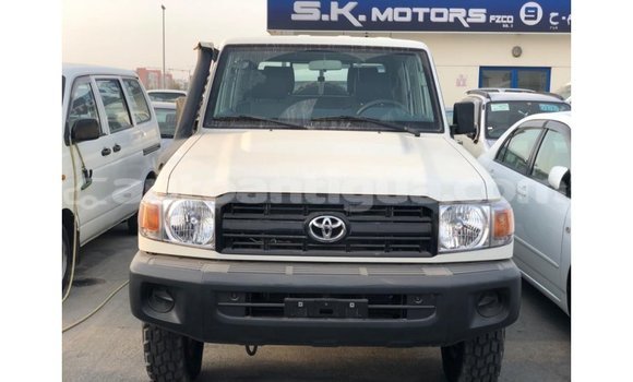 Buy Import Toyota Land Cruiser White Car in Import - Dubai in Antigua Buy Import Toyota Land Cruiser White Car in Import - Dubai in Antigua