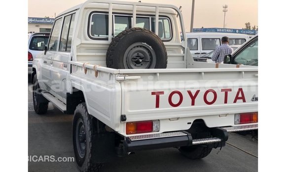 Buy Import Toyota Land Cruiser White Car in Import - Dubai in Antigua Buy Import Toyota Land Cruiser White Car in Import - Dubai in Antigua