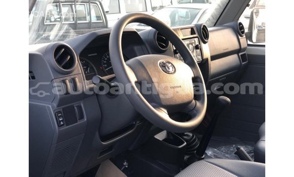 Buy Import Toyota Land Cruiser White Car in Import - Dubai in Antigua Buy Import Toyota Land Cruiser White Car in Import - Dubai in Antigua