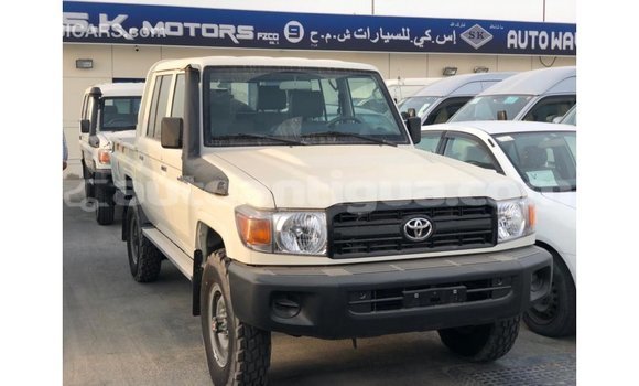 Buy Import Toyota Land Cruiser White Car in Import - Dubai in Antigua Buy Import Toyota Land Cruiser White Car in Import - Dubai in Antigua