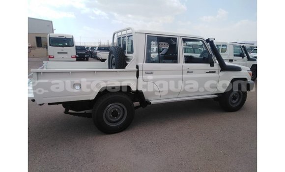 Buy Import Toyota Land Cruiser White Car in Import - Dubai in Antigua Buy Import Toyota Land Cruiser White Car in Import - Dubai in Antigua