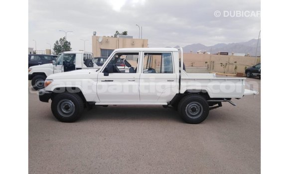 Buy Import Toyota Land Cruiser White Car in Import - Dubai in Antigua Buy Import Toyota Land Cruiser White Car in Import - Dubai in Antigua