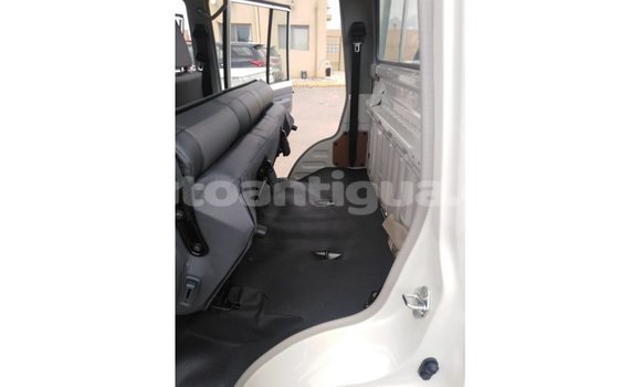 Buy Import Toyota Land Cruiser White Car in Import - Dubai in Antigua Buy Import Toyota Land Cruiser White Car in Import - Dubai in Antigua