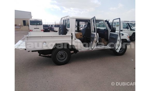 Buy Import Toyota Land Cruiser White Car in Import - Dubai in Antigua Buy Import Toyota Land Cruiser White Car in Import - Dubai in Antigua