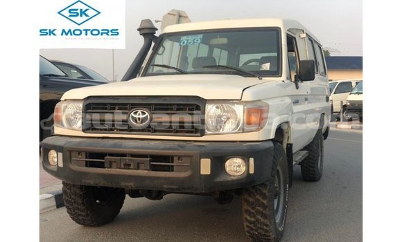 Buy Import Toyota Land Cruiser White Car in Import - Dubai in Antigua Buy Import Toyota Land Cruiser White Car in Import - Dubai in Antigua