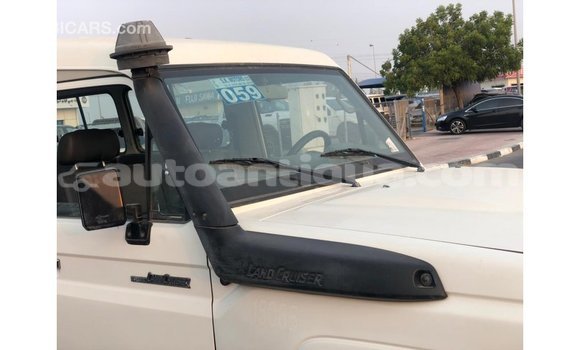 Buy Import Toyota Land Cruiser White Car in Import - Dubai in Antigua Buy Import Toyota Land Cruiser White Car in Import - Dubai in Antigua