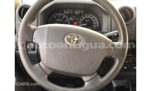Buy Import Toyota Land Cruiser White Car in Import - Dubai in Antigua Buy Import Toyota Land Cruiser White Car in Import - Dubai in Antigua