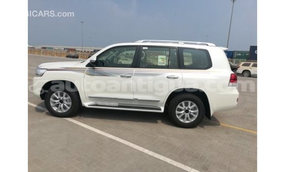 Buy Import Toyota Land Cruiser White Car in Import - Dubai in Antigua Buy Import Toyota Land Cruiser White Car in Import - Dubai in Antigua