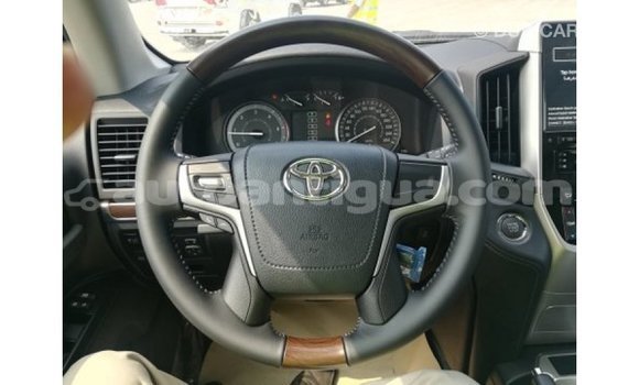 Buy Import Toyota Land Cruiser White Car in Import - Dubai in Antigua Buy Import Toyota Land Cruiser White Car in Import - Dubai in Antigua