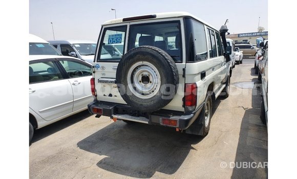 Buy Import Toyota Land Cruiser White Car in Import - Dubai in Antigua Buy Import Toyota Land Cruiser White Car in Import - Dubai in Antigua