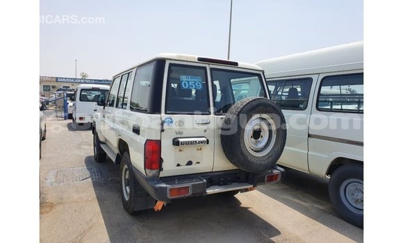 Buy Import Toyota Land Cruiser White Car in Import - Dubai in Antigua Buy Import Toyota Land Cruiser White Car in Import - Dubai in Antigua