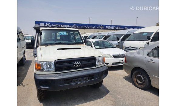 Buy Import Toyota Land Cruiser White Car in Import - Dubai in Antigua Buy Import Toyota Land Cruiser White Car in Import - Dubai in Antigua