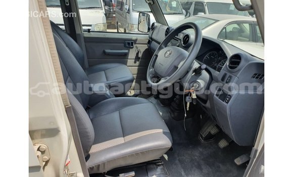 Buy Import Toyota Land Cruiser White Car in Import - Dubai in Antigua Buy Import Toyota Land Cruiser White Car in Import - Dubai in Antigua