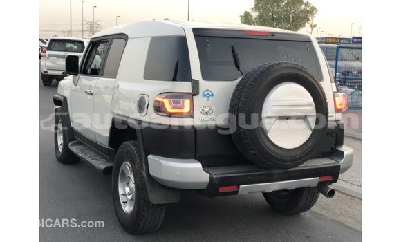 Buy Import Toyota FJ Cruiser White Car in Import - Dubai in Antigua Buy Import Toyota FJ Cruiser White Car in Import - Dubai in Antigua