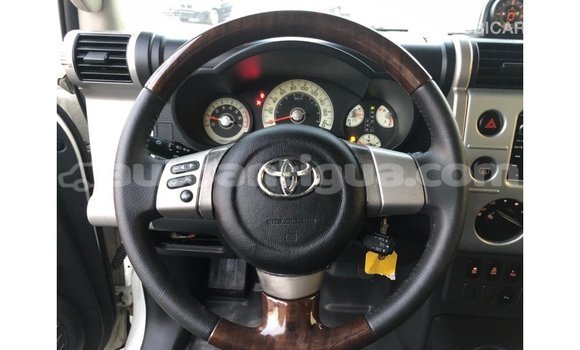 Buy Import Toyota FJ Cruiser White Car in Import - Dubai in Antigua Buy Import Toyota FJ Cruiser White Car in Import - Dubai in Antigua