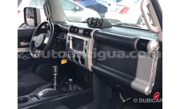 Buy Import Toyota FJ Cruiser White Car in Import - Dubai in Antigua Buy Import Toyota FJ Cruiser White Car in Import - Dubai in Antigua