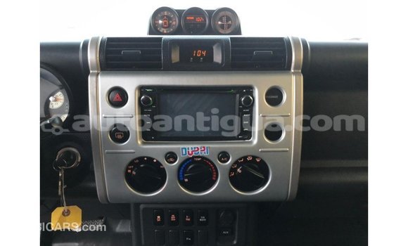 Buy Import Toyota FJ Cruiser White Car in Import - Dubai in Antigua Buy Import Toyota FJ Cruiser White Car in Import - Dubai in Antigua