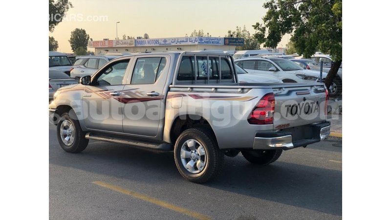 Big with watermark toyota hilux antigua import dubai 3483