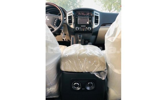 Buy Import Mitsubishi Pajero White Car in Import - Dubai in Antigua Buy Import Mitsubishi Pajero White Car in Import - Dubai in Antigua