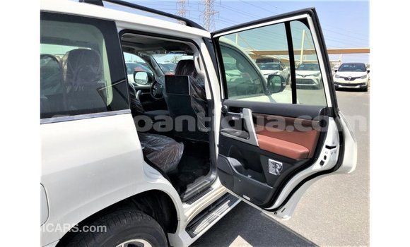 Buy Import Toyota Land Cruiser White Car in Import - Dubai in Antigua Buy Import Toyota Land Cruiser White Car in Import - Dubai in Antigua