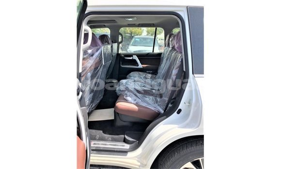 Buy Import Toyota Land Cruiser White Car in Import - Dubai in Antigua Buy Import Toyota Land Cruiser White Car in Import - Dubai in Antigua