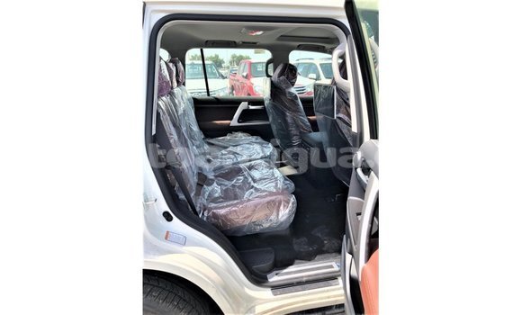 Buy Import Toyota Land Cruiser White Car in Import - Dubai in Antigua Buy Import Toyota Land Cruiser White Car in Import - Dubai in Antigua