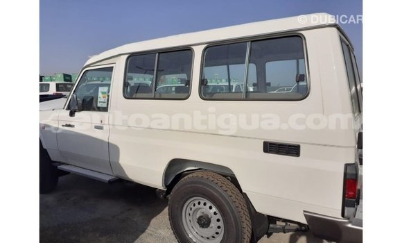 Buy Import Toyota Land Cruiser White Car in Import - Dubai in Antigua Buy Import Toyota Land Cruiser White Car in Import - Dubai in Antigua