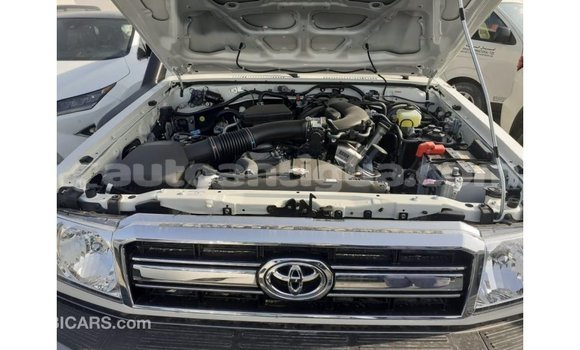Buy Import Toyota Land Cruiser White Car in Import - Dubai in Antigua Buy Import Toyota Land Cruiser White Car in Import - Dubai in Antigua