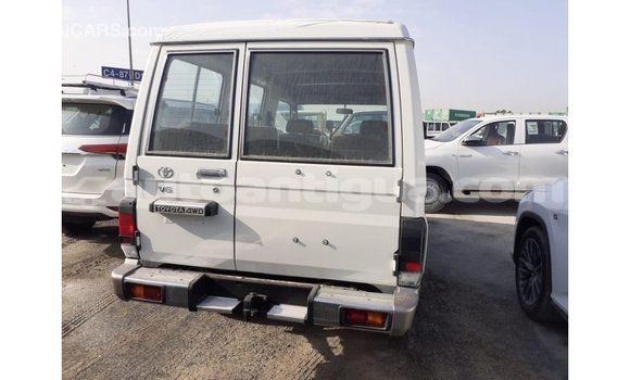 Buy Import Toyota Land Cruiser White Car in Import - Dubai in Antigua Buy Import Toyota Land Cruiser White Car in Import - Dubai in Antigua