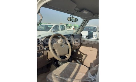 Buy Import Toyota Land Cruiser White Car in Import - Dubai in Antigua Buy Import Toyota Land Cruiser White Car in Import - Dubai in Antigua
