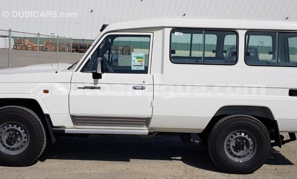 Buy Import Toyota Land Cruiser White Car in Import - Dubai in Antigua Buy Import Toyota Land Cruiser White Car in Import - Dubai in Antigua