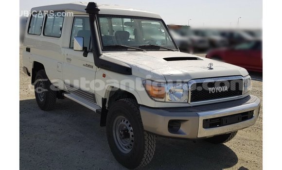Buy Import Toyota Land Cruiser White Car in Import - Dubai in Antigua Buy Import Toyota Land Cruiser White Car in Import - Dubai in Antigua
