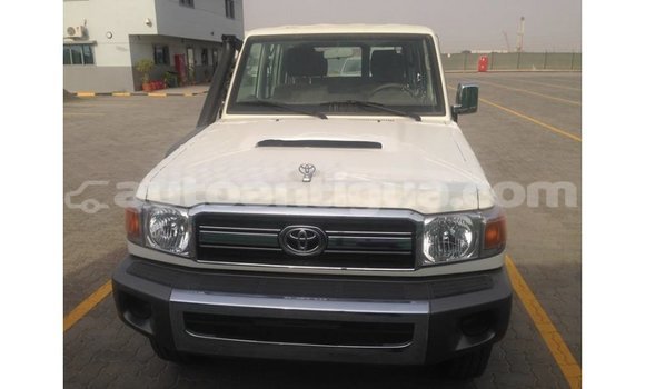 Buy Import Toyota Land Cruiser White Car in Import - Dubai in Antigua Buy Import Toyota Land Cruiser White Car in Import - Dubai in Antigua