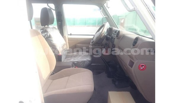 Buy Import Toyota Land Cruiser White Car in Import - Dubai in Antigua Buy Import Toyota Land Cruiser White Car in Import - Dubai in Antigua