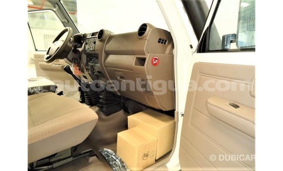 Buy Import Toyota Land Cruiser White Car in Import - Dubai in Antigua Buy Import Toyota Land Cruiser White Car in Import - Dubai in Antigua
