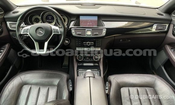 Buy Import Mercedes-Benz 190 (W201) White Car in Import - Dubai in Antigua Buy Import Mercedes-Benz 190 (W201) White Car in Import - Dubai in Antigua