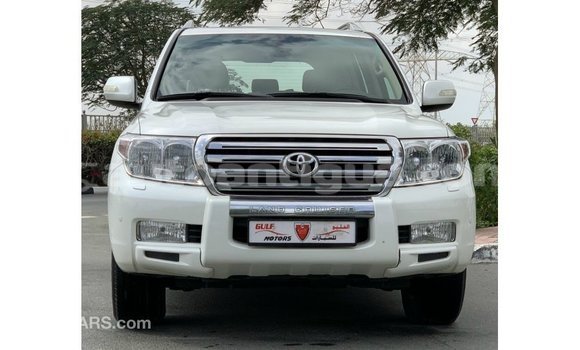 Buy Import Toyota Land Cruiser White Car in Import - Dubai in Antigua Buy Import Toyota Land Cruiser White Car in Import - Dubai in Antigua