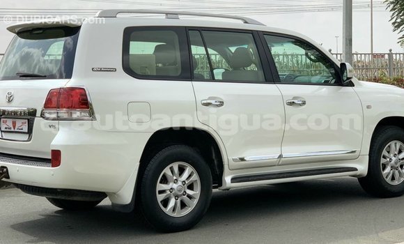 Buy Import Toyota Land Cruiser White Car in Import - Dubai in Antigua Buy Import Toyota Land Cruiser White Car in Import - Dubai in Antigua
