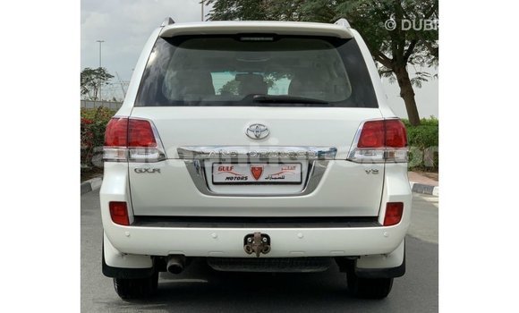 Buy Import Toyota Land Cruiser White Car in Import - Dubai in Antigua Buy Import Toyota Land Cruiser White Car in Import - Dubai in Antigua