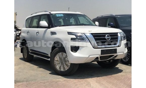 Buy Import Nissan Patrol White Car in Import - Dubai in Antigua