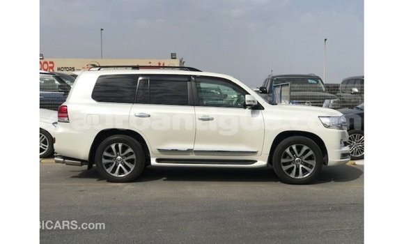 Buy Import Toyota Land Cruiser White Car in Import - Dubai in Antigua Buy Import Toyota Land Cruiser White Car in Import - Dubai in Antigua