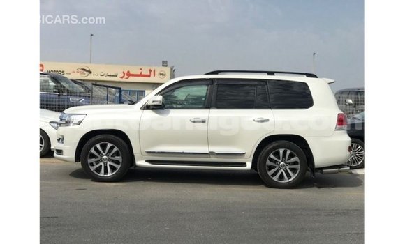 Buy Import Toyota Land Cruiser White Car in Import - Dubai in Antigua Buy Import Toyota Land Cruiser White Car in Import - Dubai in Antigua