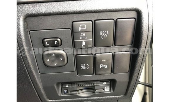 Buy Import Toyota Land Cruiser White Car in Import - Dubai in Antigua Buy Import Toyota Land Cruiser White Car in Import - Dubai in Antigua