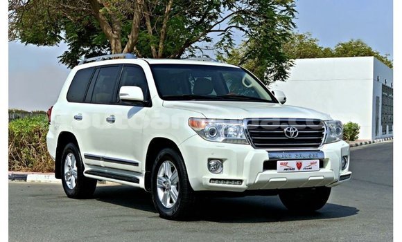Buy Import Toyota Land Cruiser White Car in Import - Dubai in Antigua Buy Import Toyota Land Cruiser White Car in Import - Dubai in Antigua