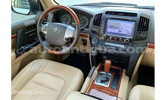 Buy Import Toyota Land Cruiser White Car in Import - Dubai in Antigua Buy Import Toyota Land Cruiser White Car in Import - Dubai in Antigua