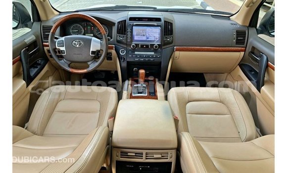 Buy Import Toyota Land Cruiser White Car in Import - Dubai in Antigua Buy Import Toyota Land Cruiser White Car in Import - Dubai in Antigua
